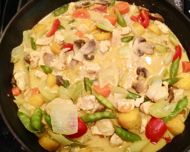 Chicken curry with veggies and ‘cali fried rice’
